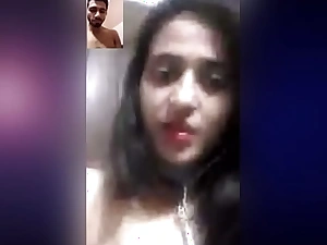 Pakistani woman obtain naked overhead livecam connected close to her secret boyfriend