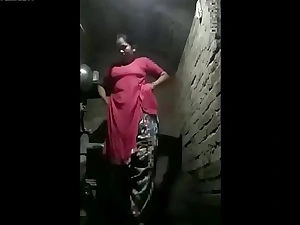 भारतीय उत्तर चाची बकवास साथ में पड़ोसी पुरुष जब पति बाहर