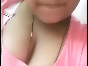Desi girl p mpl boobs handling cam